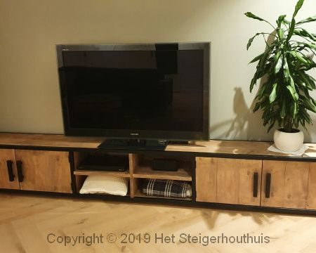 TV Meubel Industrieel Cloudy