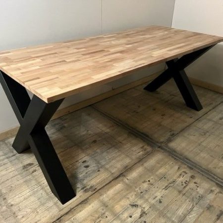 Tafel Cross industrieel Beuken