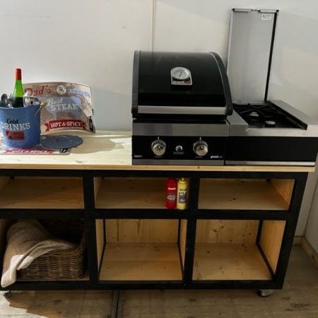 Buitenkeuken Smood + Grandhall G2 BBQ en zijbrander