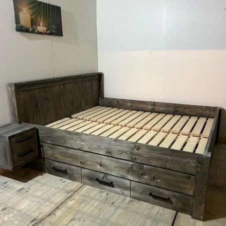 2-persoons bed Sleepy met 3 lades en 2 nachtkastjes
