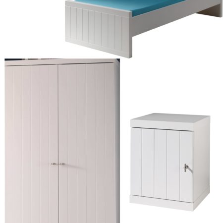 Deze ROBIN combinatie bestaat uit het ROBIN bed (90 x 200 cm), nachtkastje en 2-deurskledingkast.