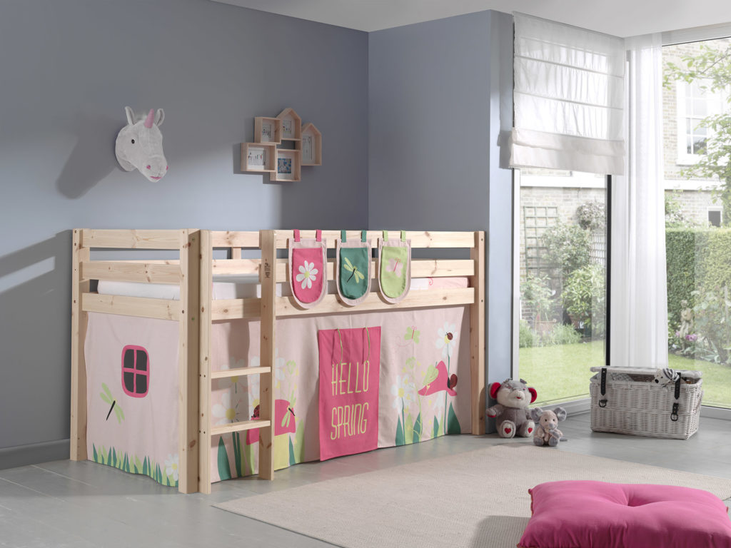 Deze PINO-combinatie bestaat uit een natuurkleurige PINO hoogslaper, een speelgordijn spring en 3 zakjes spring - Afbeelding 5