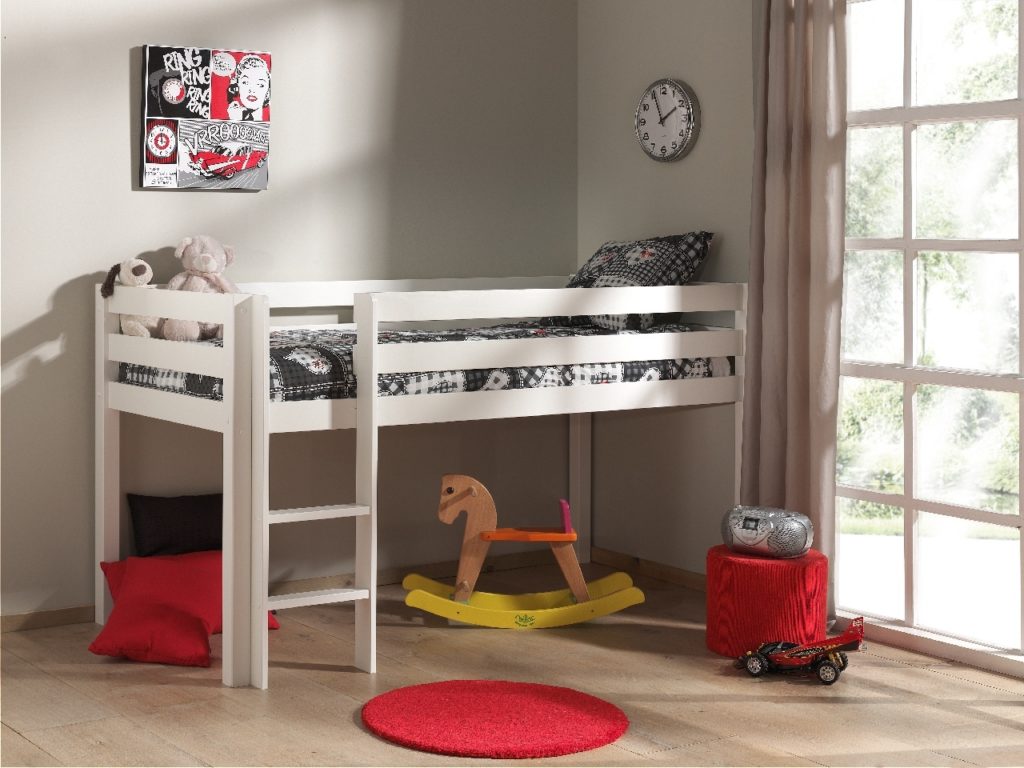 Deze PINO-combinatie bestaat uit een witte PINO hoogslaper, een PINO bureau, een PINO kommode met 4 laden en een PINO hangtablet - Afbeelding 7