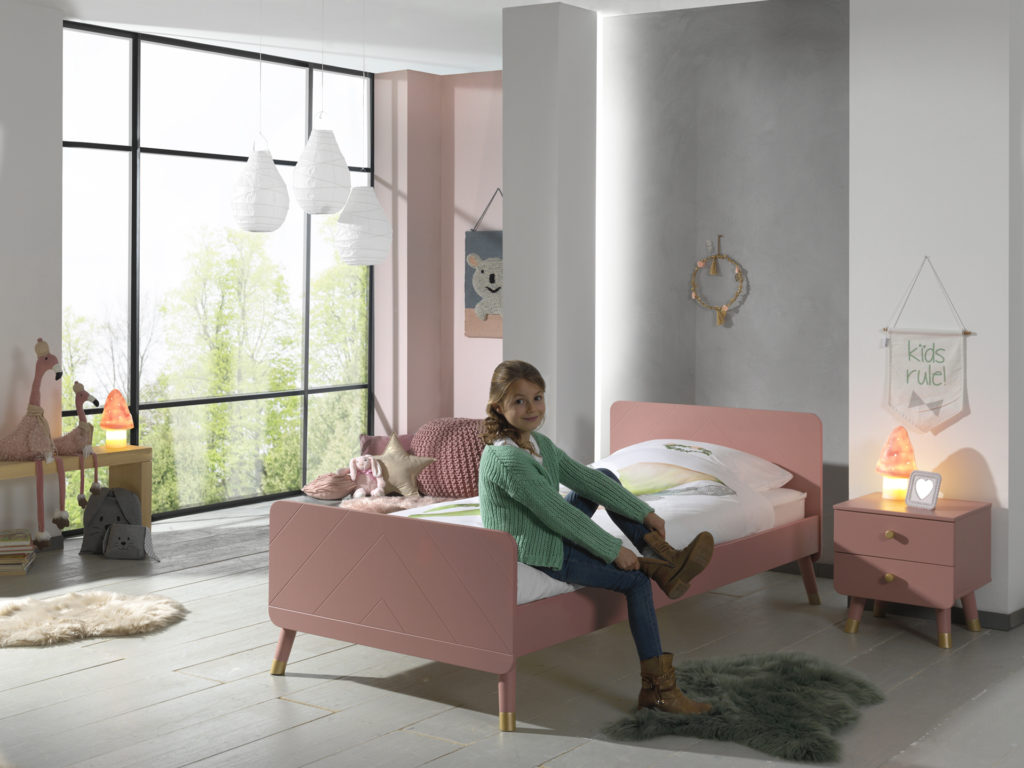 Deze BILLY-combinatie bestaat uit het terra roze BILLY-bed (90x200cm) en de bijpassende terra roze nachtkastje. - Afbeelding 5