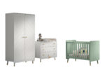 Billy set: witte commode, aankleedtafel, tweedeurskast en groen babybed