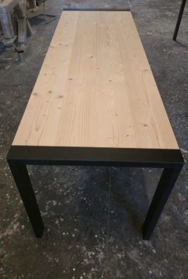 OUTLET! Tafel industrieel Duuk