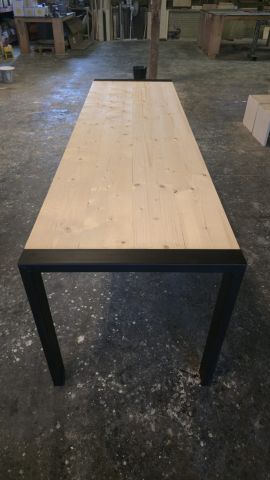 OUTLET! Tafel industrieel Duuk