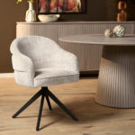 Eetkamerstoel Bella | Offwhite | Zwarte poot | Met armleuning