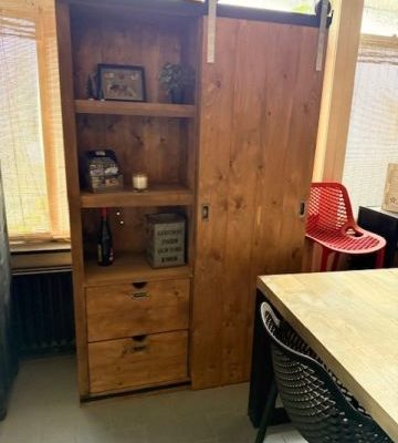 OUTLET!  Barnkast industrieel extra